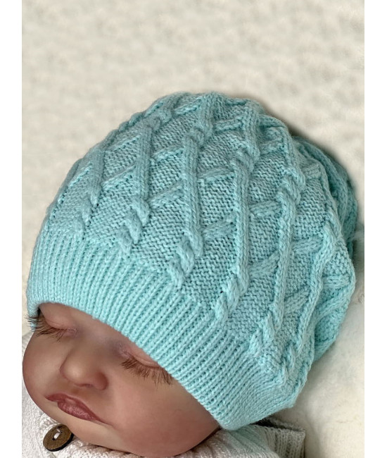 Вязаная шапочка Аран коса тиффани