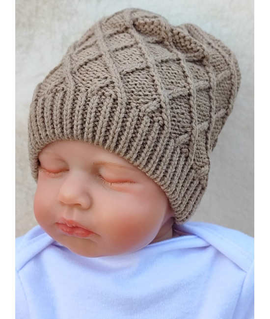 Вязаная шапочка Аран коса какао