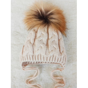 Вязаная шапочка Косички крем-брюле