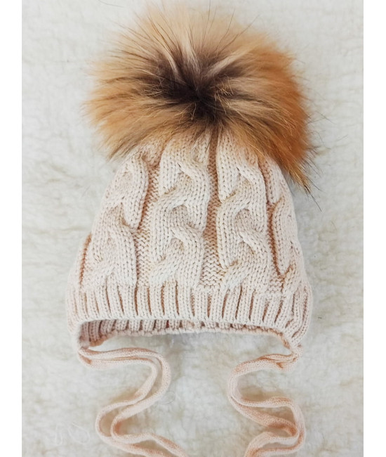 Вязаная шапочка Косички крем-брюле