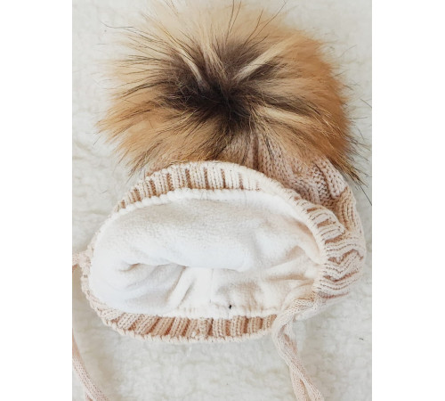 Вязаная шапочка Косички крем-брюле