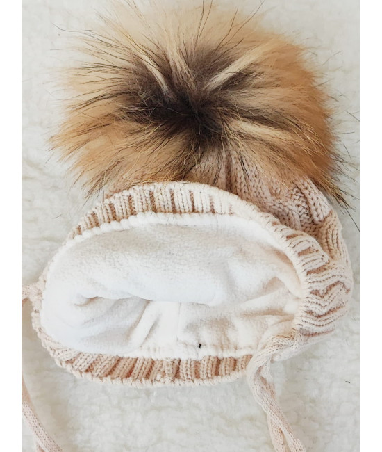 Вязаная шапочка Косички крем-брюле