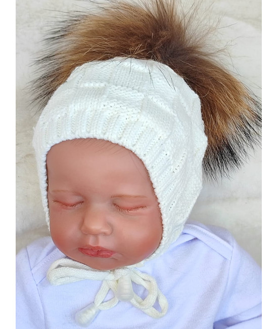 Вязаная шапочка Ромбики молочная