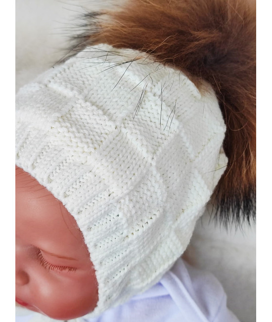 Вязаная шапочка Ромбики молочная