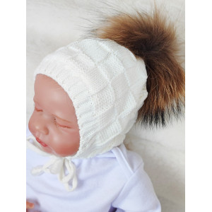 Вязаная шапочка Ромбики молочная