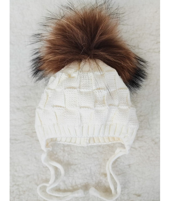 Вязаная шапочка Ромбики молочная