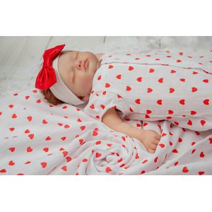 Летний комплект на выписку Айла сердечки алые