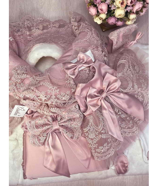 Комплект на выписку для новорожденного Самия-Буше пудра