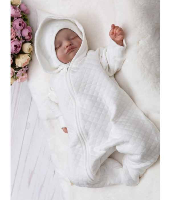 Комбинезон с чепчиком Малютка молочный