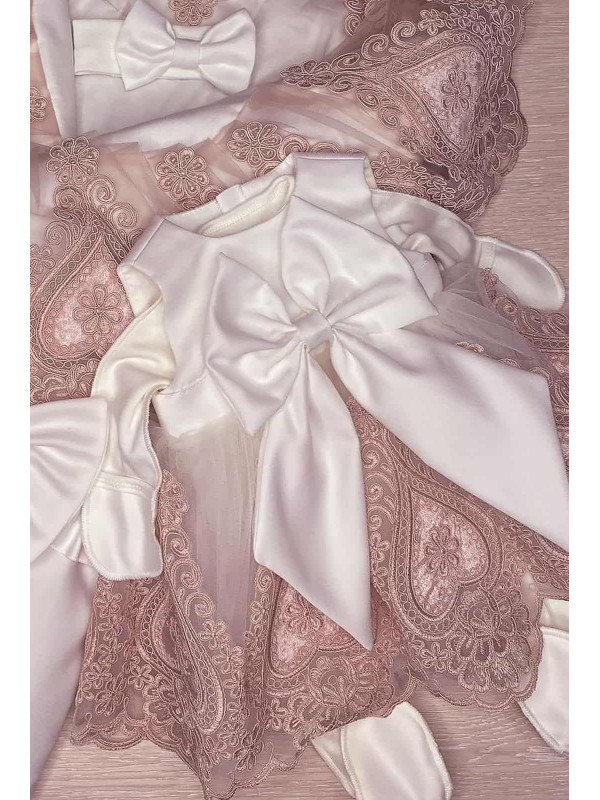 Платье с повязкой и комбинезоном Людовика молочный-пудра