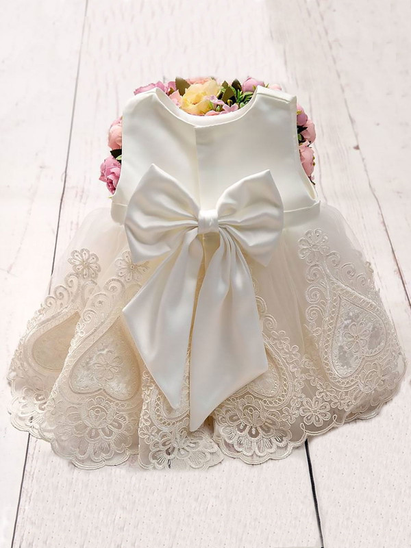 Платье с повязкой и комбинезоном Людовика молочное