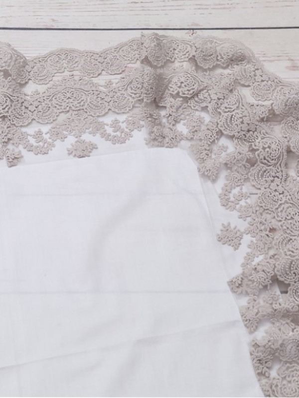 Уголок на выписку с поясом Марин молочный-серый