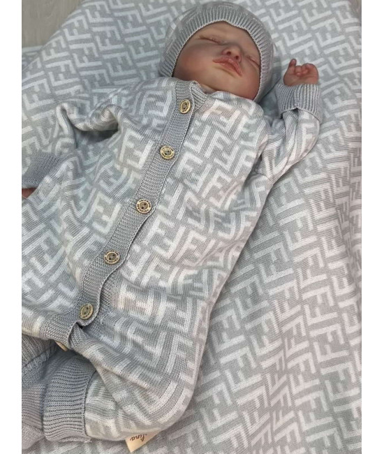 Вязаный комбинезон шапочка пинетки Фиеста серый