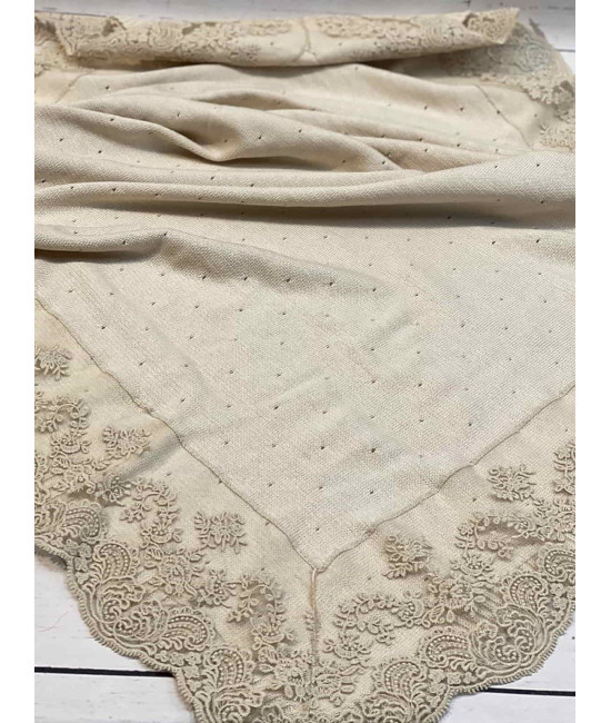 Вязаный плед для новорожденных Капелька с кружевом крем-брюле