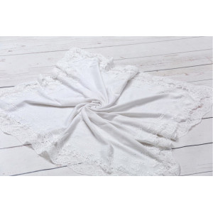 Вязаный плед для новорожденных Капелька с кружевом белый