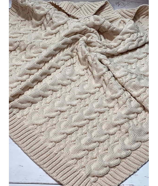 Вязаный плед для новорожденных Коса крем-брюле