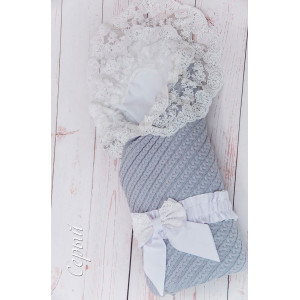 Вязаный конверт на выписку Коса Лайт серый-белый