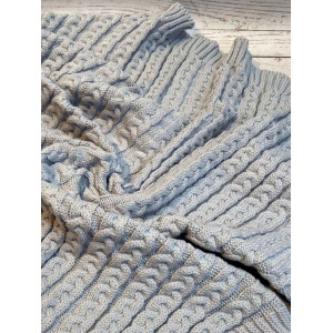 Вязаный плед для новорожденных Косички серый