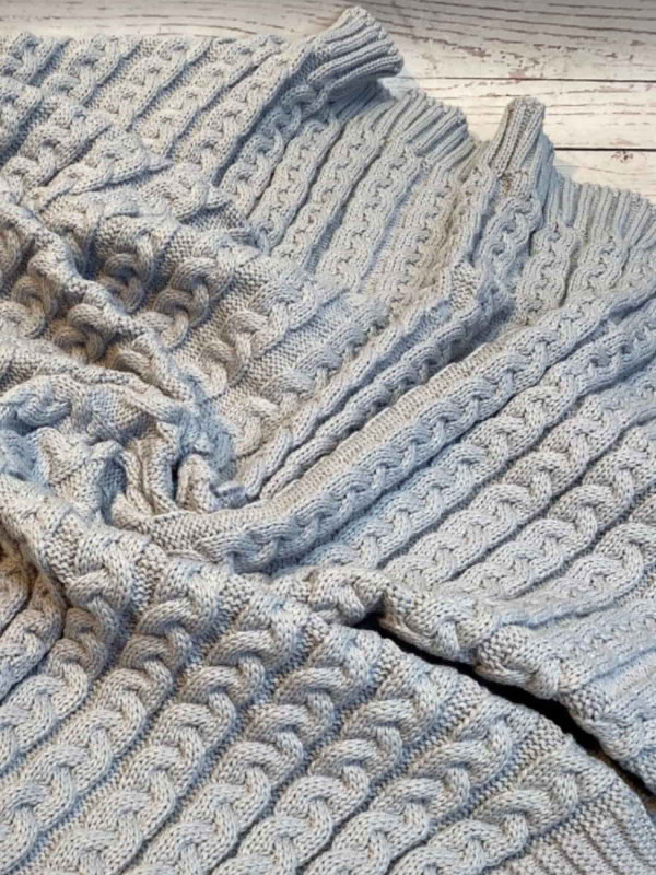 Вязаный плед Косички серый