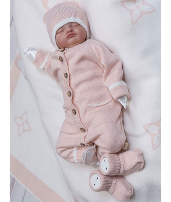 Вязаный комбинезон шапочка пинетки Личи розовый