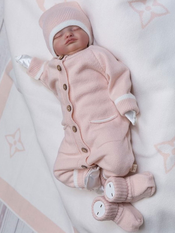 Вязаный комбинезон шапочка пинетки Личи розовый