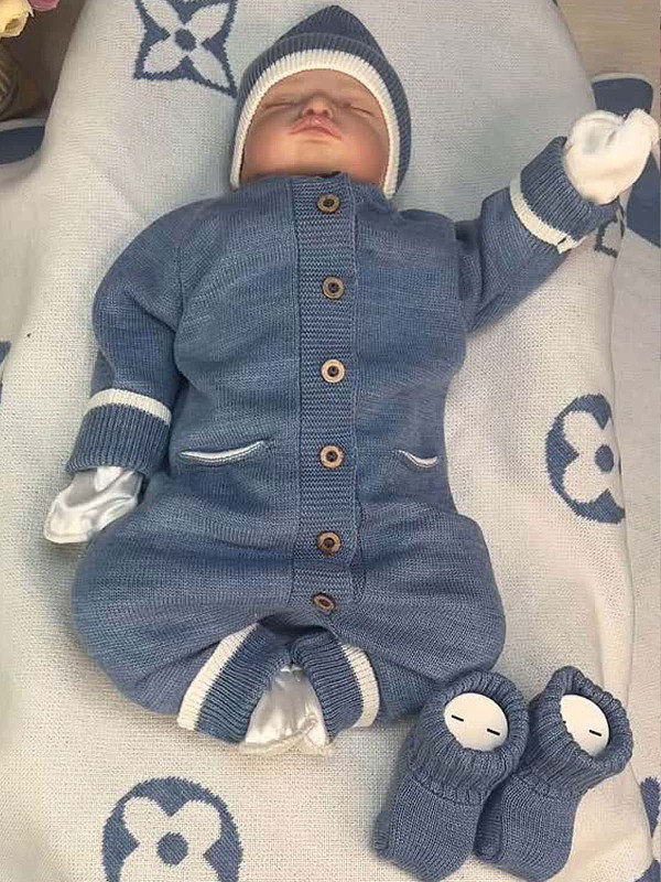 Вязаный комбинезон шапочка пинетки Личи парламент