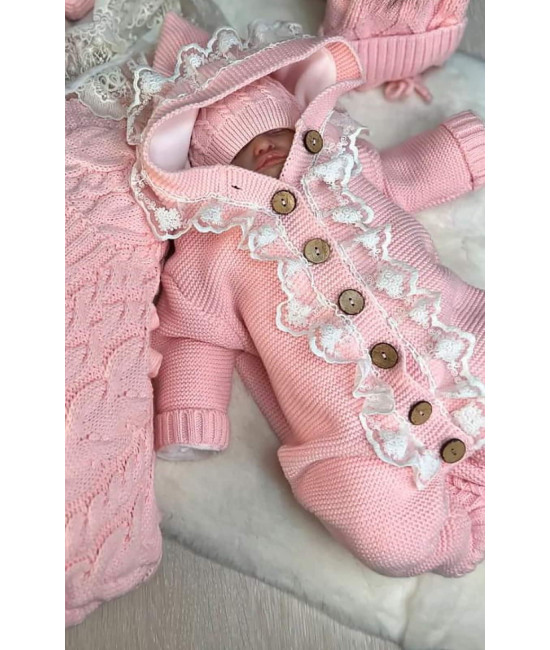 Вязаный комбинезон с кружевом Мишка розовый
