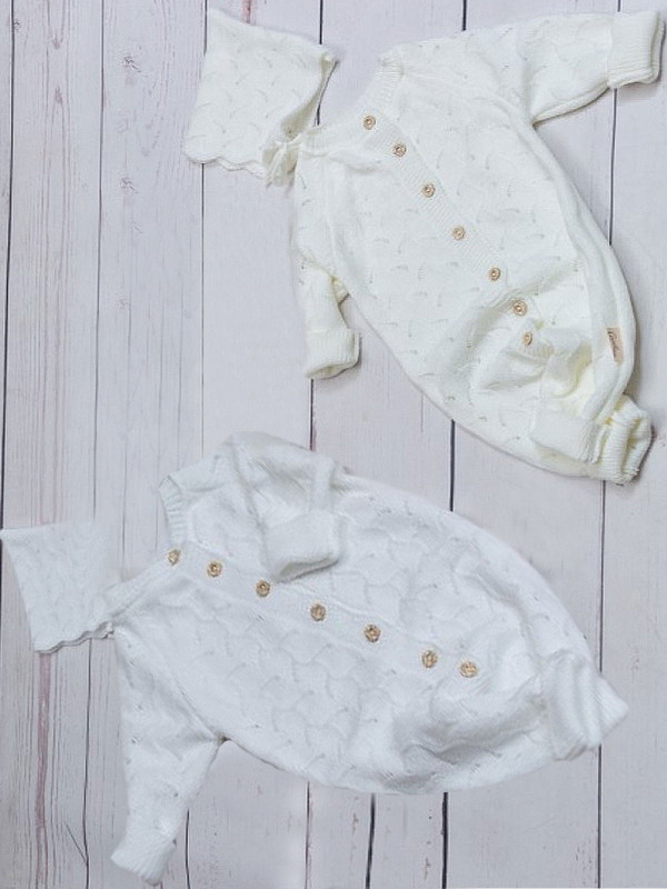 Вязаный комбинезон шапочка пинетки Нила белый и молочный