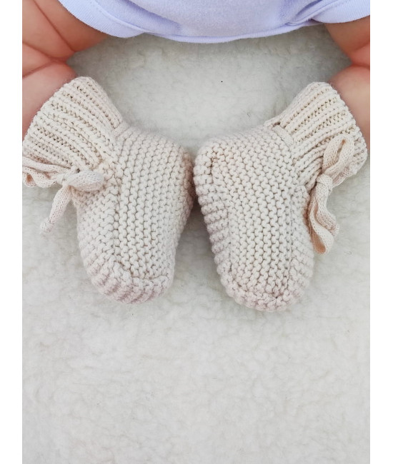 Вязаные носочки-пинетки Лапочки крем-брюле
