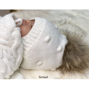 Вязаный комплект на выписку Коса-Мишка молочный
