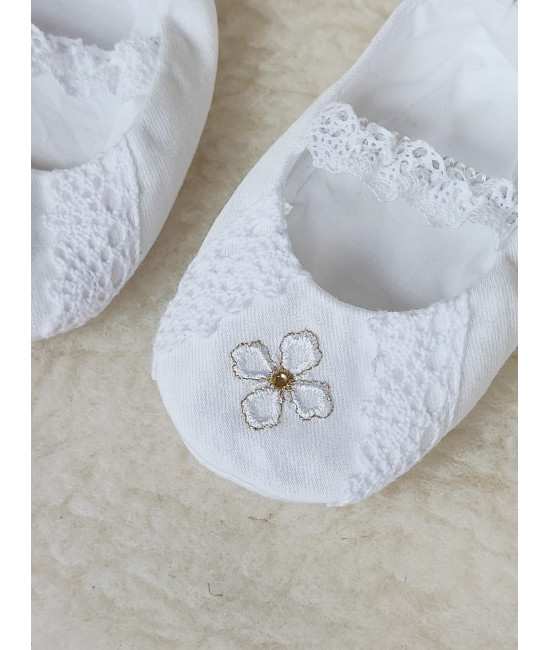 Туфельки для крещения с золотым крестиком