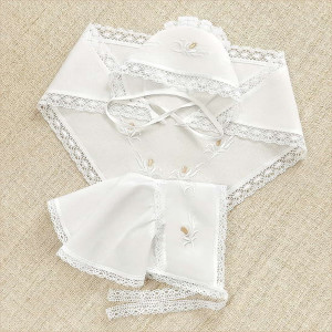 Крестильный набор Лилия с классическим полотенцем