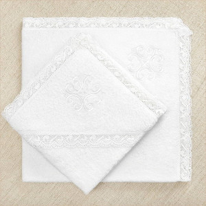 Крестильный набор Людмила с пеленкой с кружевным полотенцем
