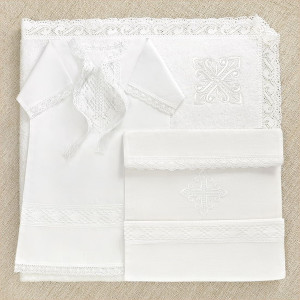 Крестильный набор Павел с кружевным полотенцем